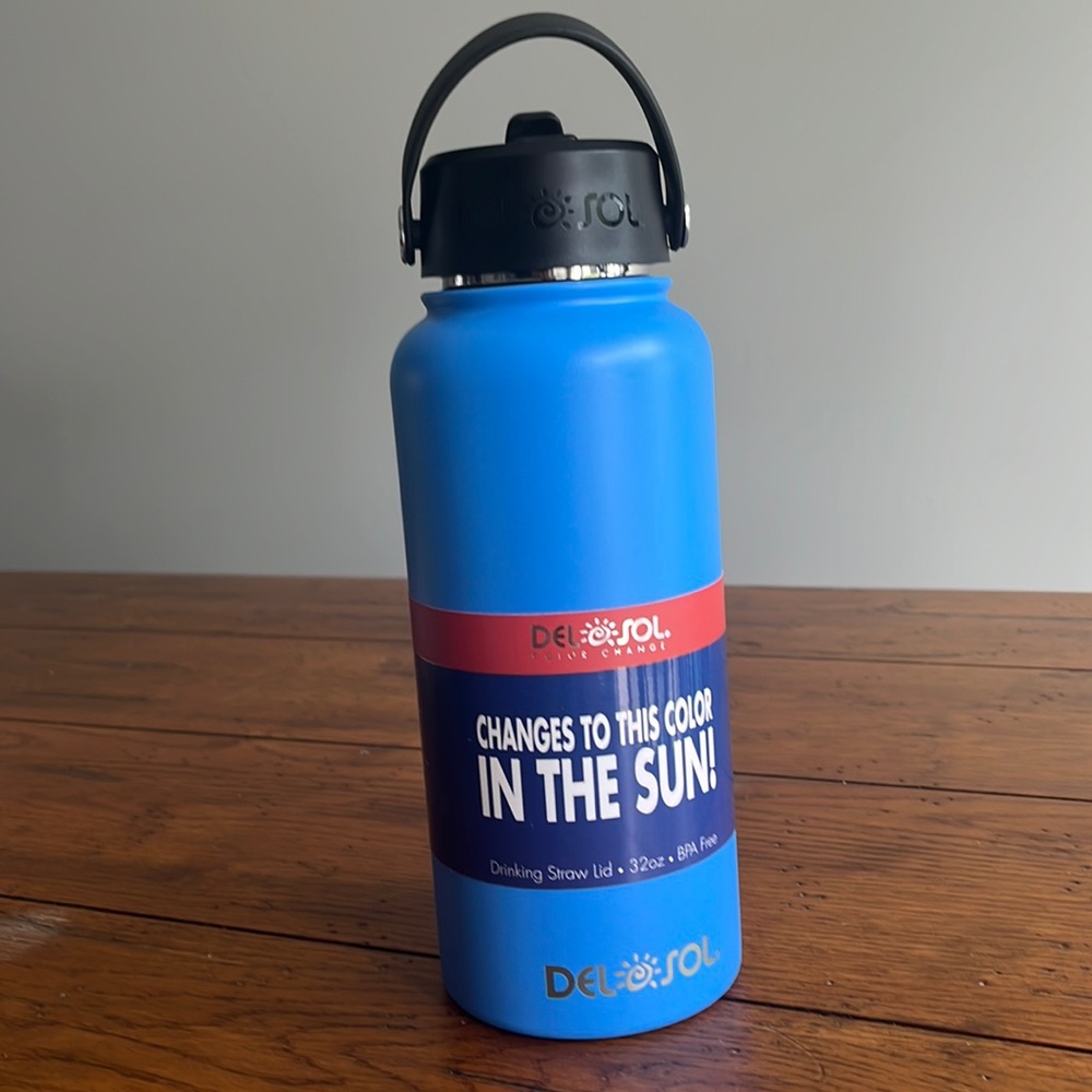BRAND NEW Del Sol color changing water bottle